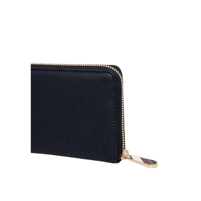 Tommy Hilfiger  Women Wallet